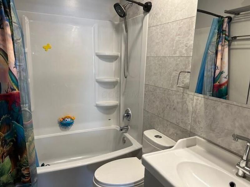 8252 Carano Way , Columbus, OH 43240 Photo 15