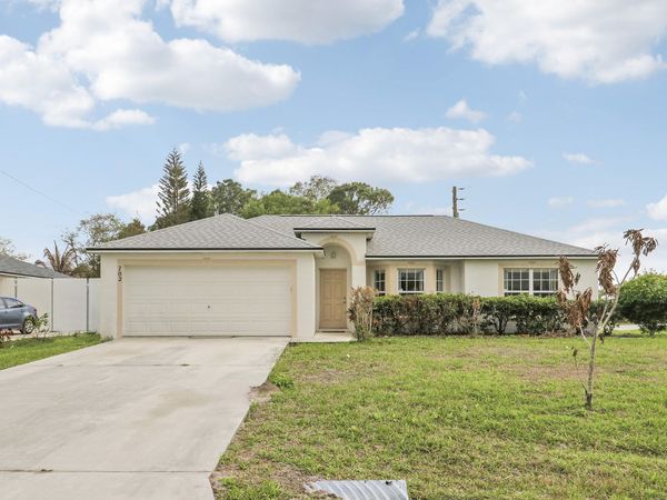 702 SE Lighthouse Avenue SE, Port St. Lucie, FL 34983