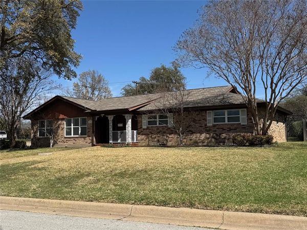 6025 Wrigley Way, Fort Worth, TX 76133