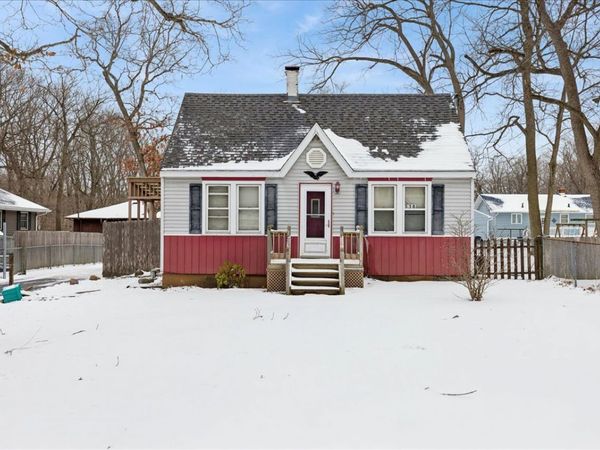 338 College Avenue , Winthrop Harbor, IL 60096