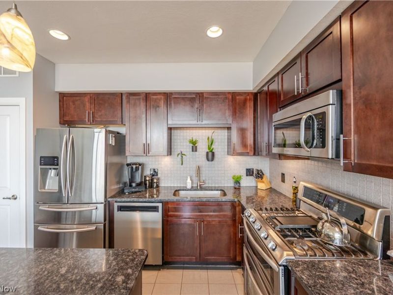 1237 Washington Avenue, Unit 1211, Cleveland, OH 44113 Photo 2