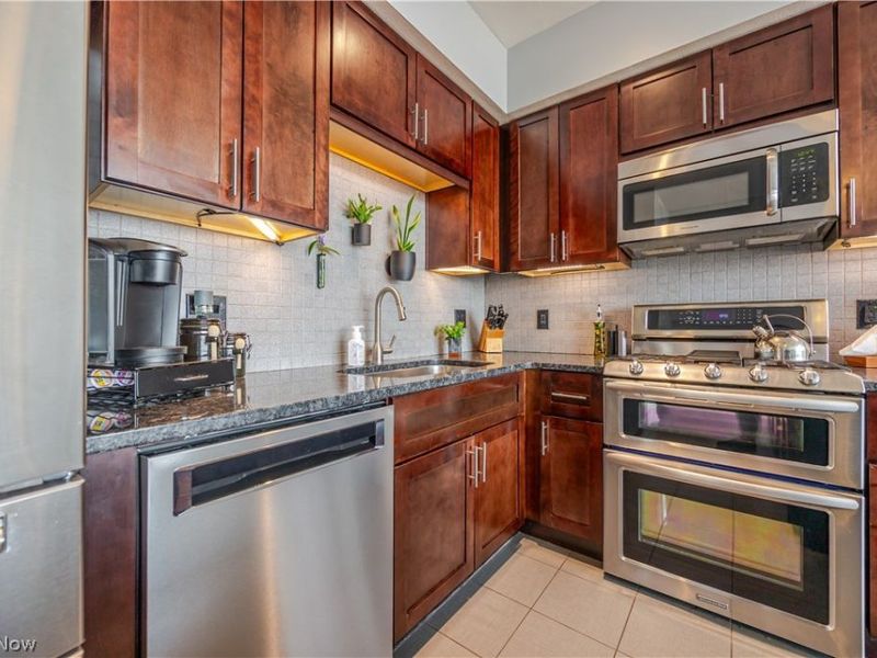 1237 Washington Avenue, Unit 1211, Cleveland, OH 44113 Photo 5