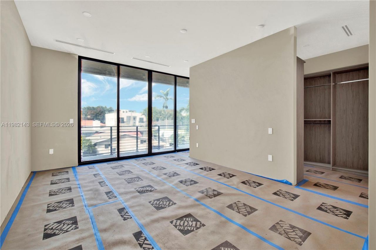 1501 SW 21st St , Miami, FL 33145 Photo