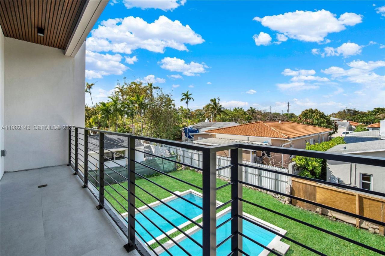 1501 SW 21st St , Miami, FL 33145 Photo