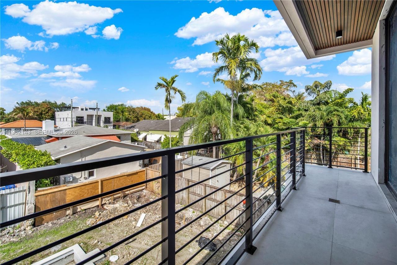 1501 SW 21st St , Miami, FL 33145 Photo