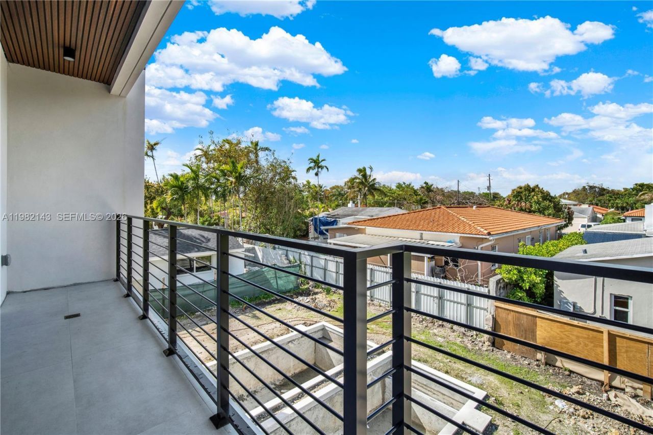 1501 SW 21st St , Miami, FL 33145 Photo