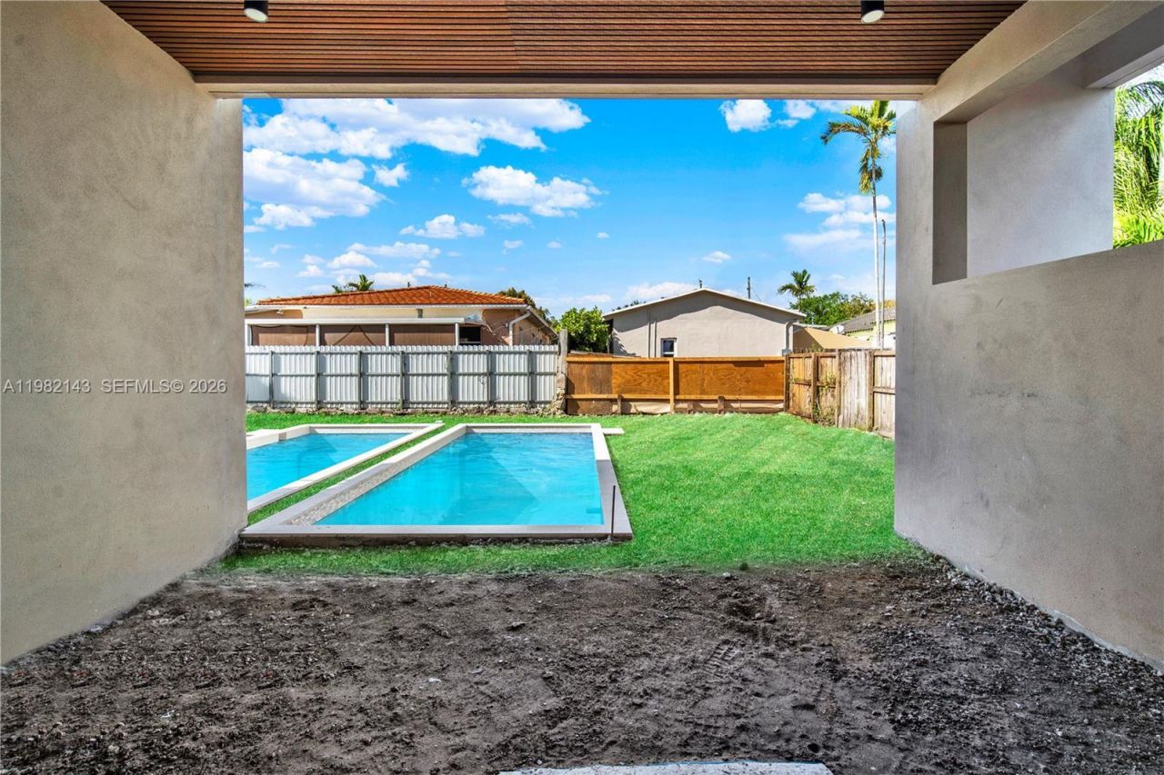 1501 SW 21st St , Miami, FL 33145 Photo