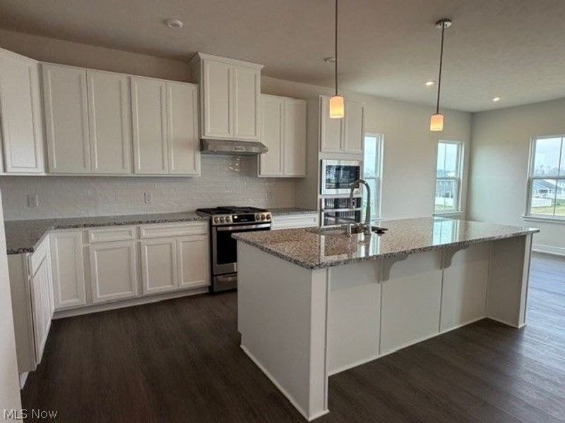 1443 Southbrook Circle NE, Canton, OH 44721 Photo 3