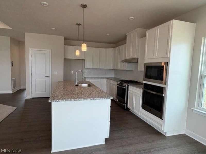 1443 Southbrook Circle NE, Canton, OH 44721 Photo 4