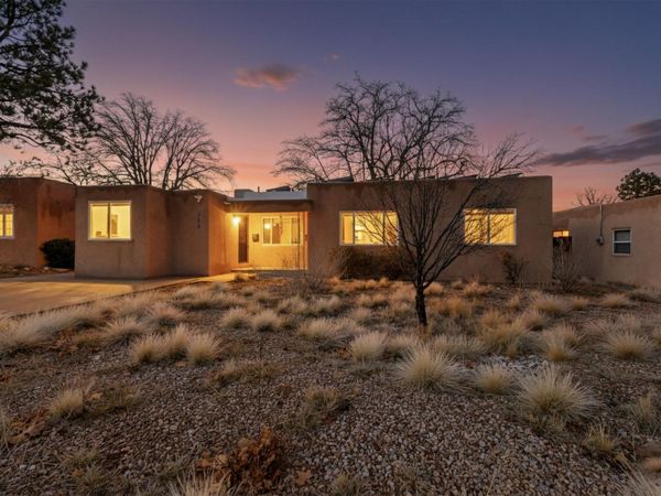 725 Monroe Street NE, Albuquerque, NM 87110