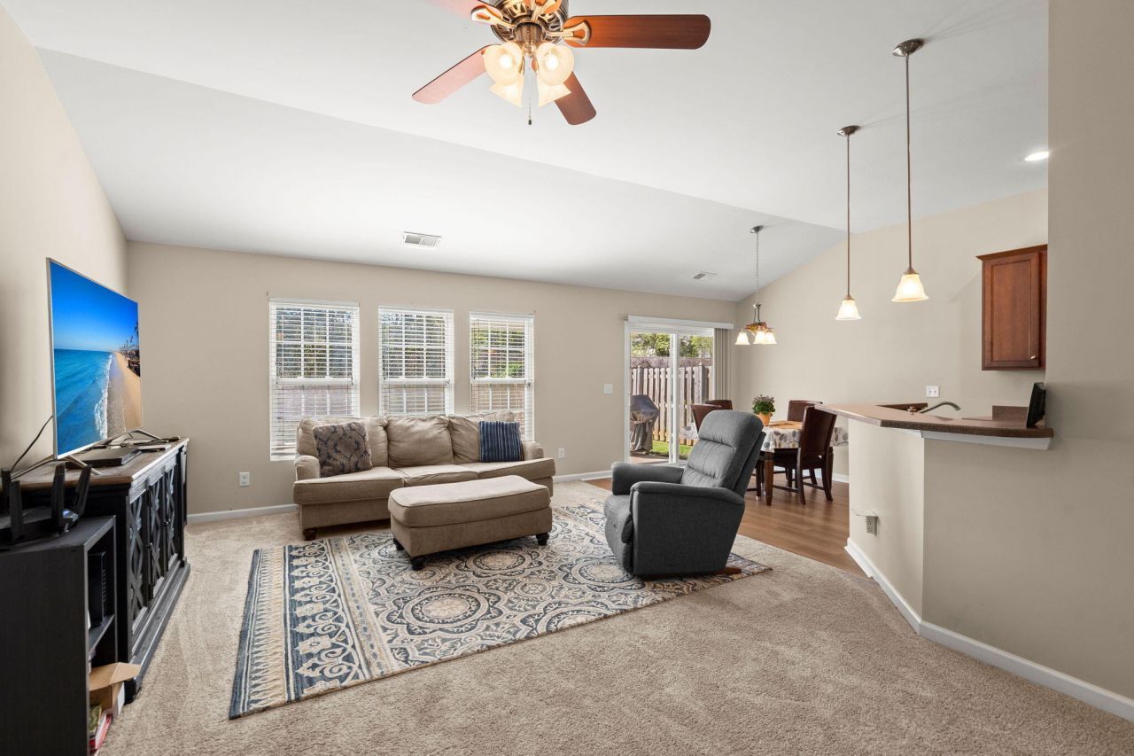 5058 Blair Road Photo 9