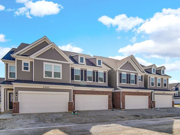 2260 Horseshoe Circle, Naperville, IL 60564