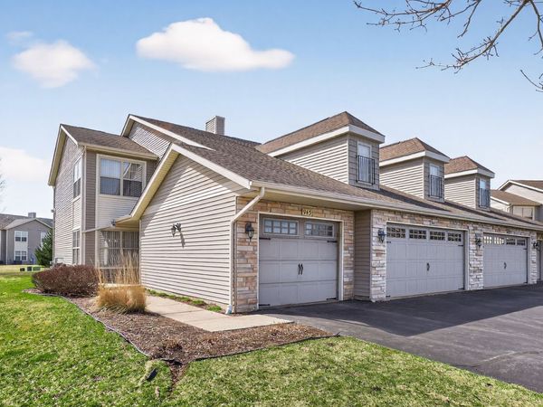 941 Arvle Circle, Unit 941, Sycamore, IL 60178