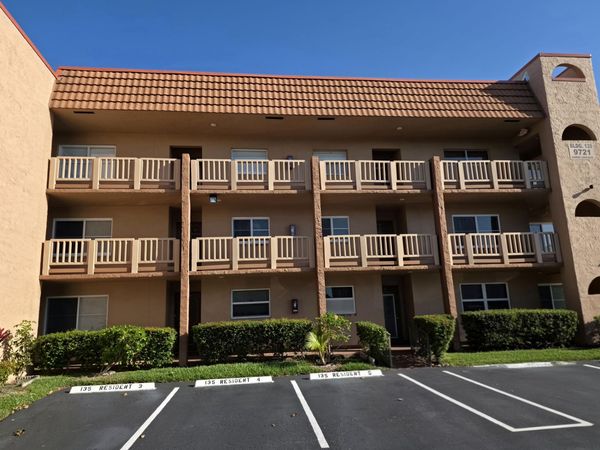 9721 Sunrise Lakes Boulevard, Unit 202, Sunrise, FL 33322