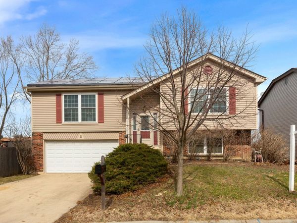 4 Lexington Court , Streamwood, IL 60107