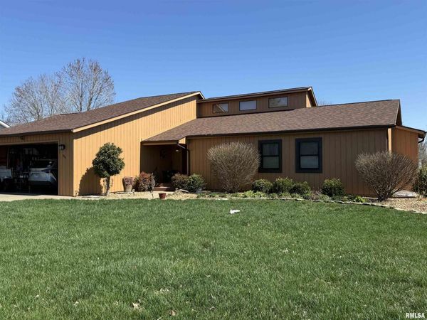 3012 HICKORY RIDGE Drive, Herrin, IL 62948