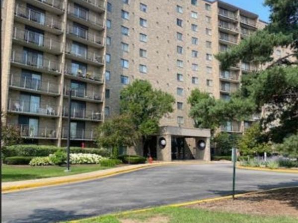 6340 Americana Drive , Unit 903, Willowbrook, IL 60527