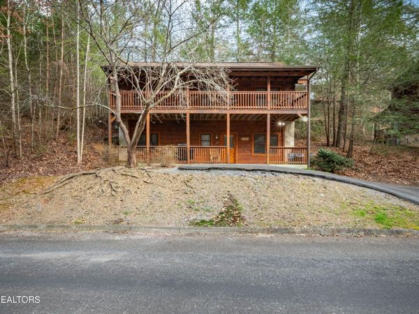 653 Eagles Boulevard Way, Pigeon Forge, TN 37863