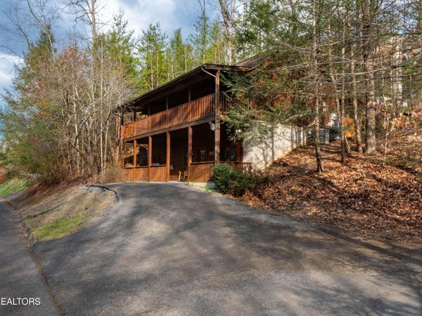 653 Eagles Boulevard Way, Pigeon Forge, TN 37863