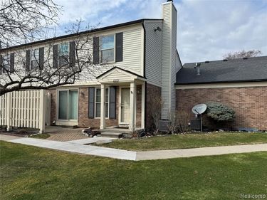 1597 Dover Hill S, Walled Lake, MI 48390