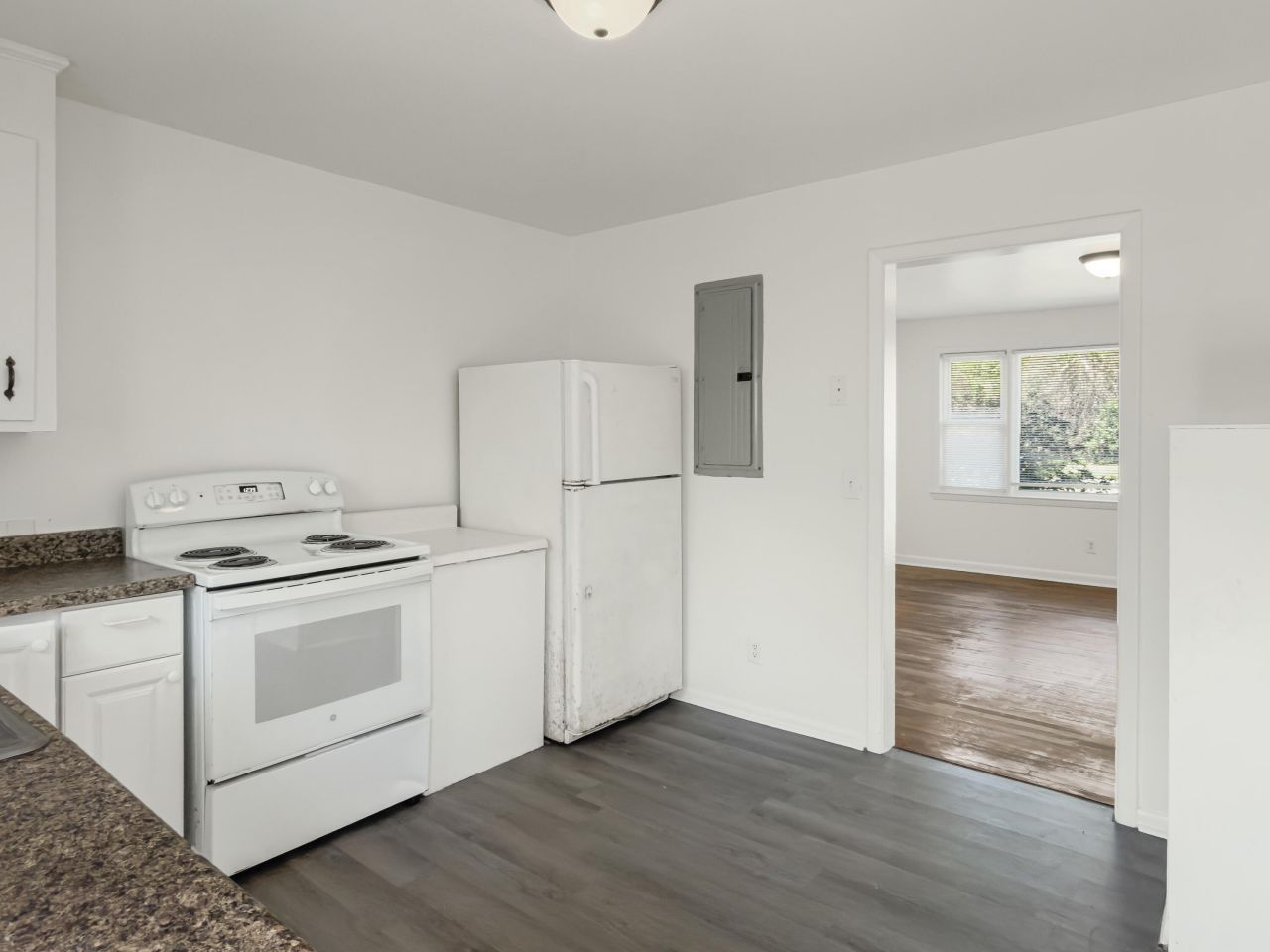 1129 Berkeley Street Photo 13