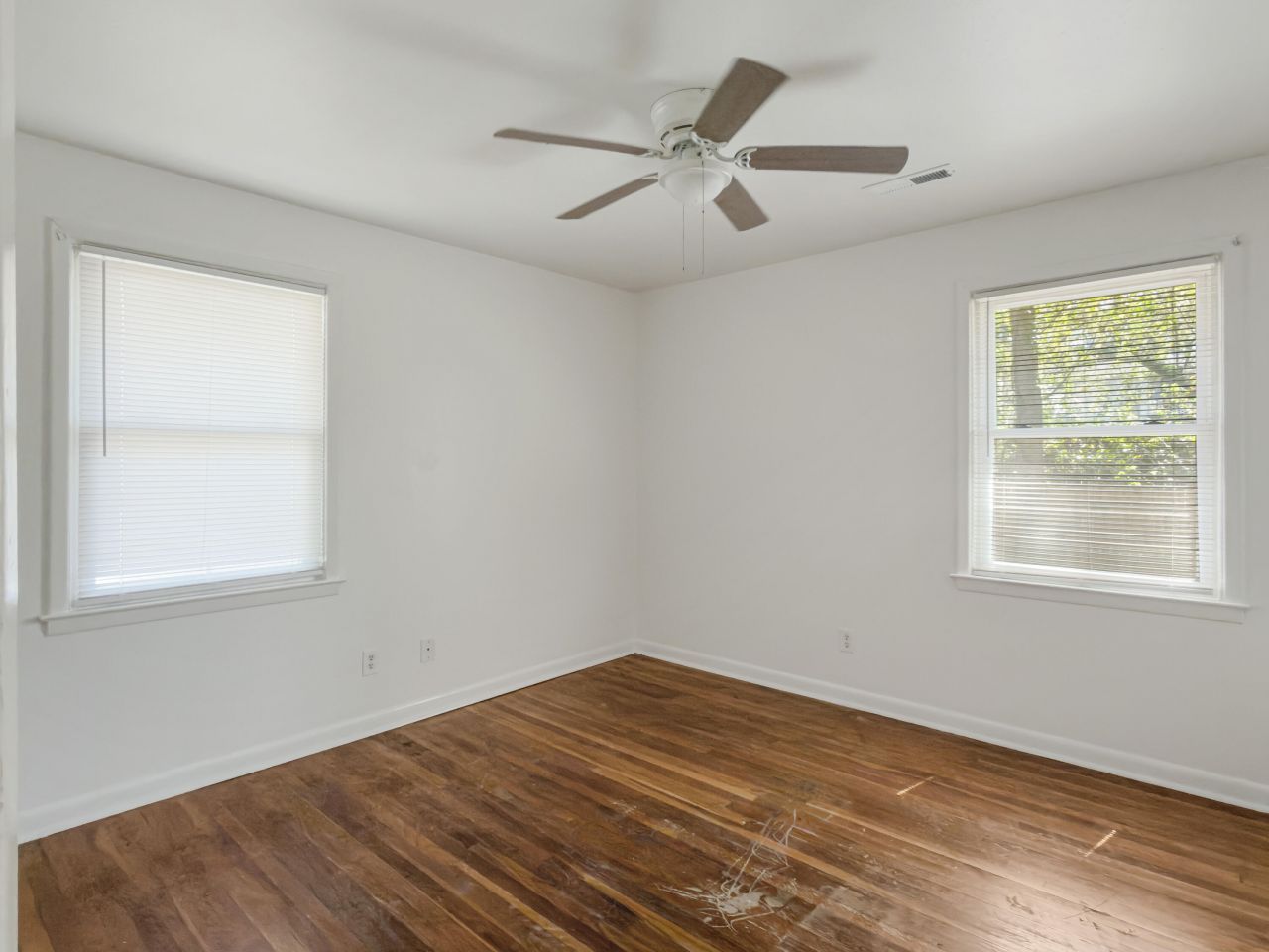 1129 Berkeley Street Photo 14