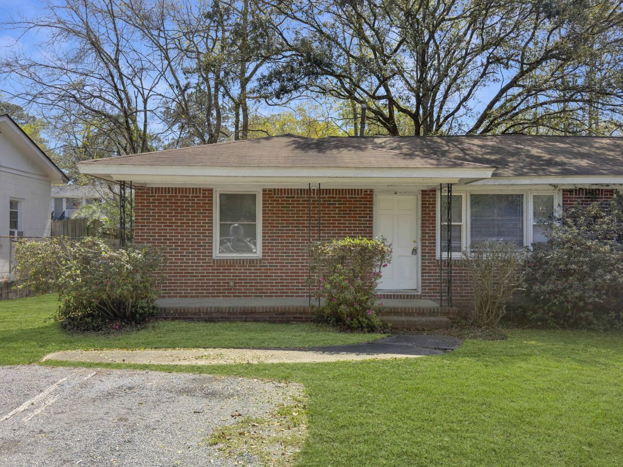 1129 Berkeley Street Photo 2