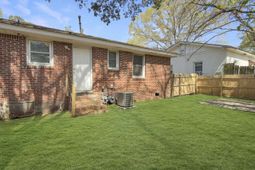 1129 Berkeley Street photo 4