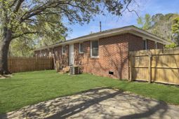 1129 Berkeley Street photo 4