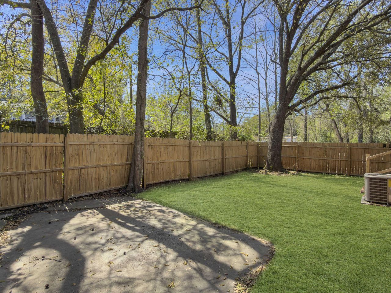 1129 Berkeley Street Photo 6