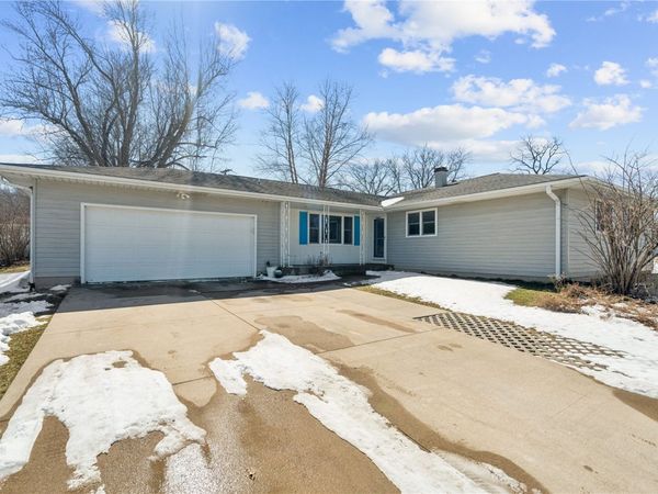 1203 East 3rd Street, Anamosa, IA 52205