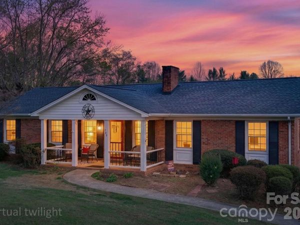 708 Wilmore Street NE, Lenoir, NC 28645