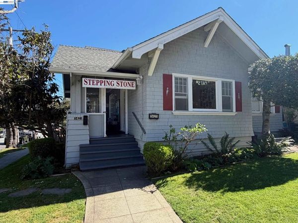 1421 Palm Dr., Burlingame, CA 94010