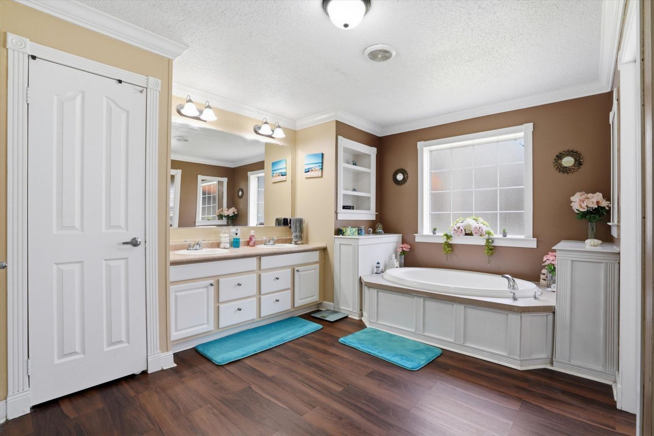 151 Della Lane Photo 17