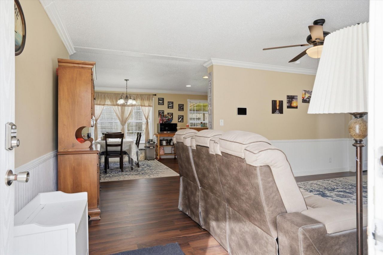 151 Della Lane Photo 5