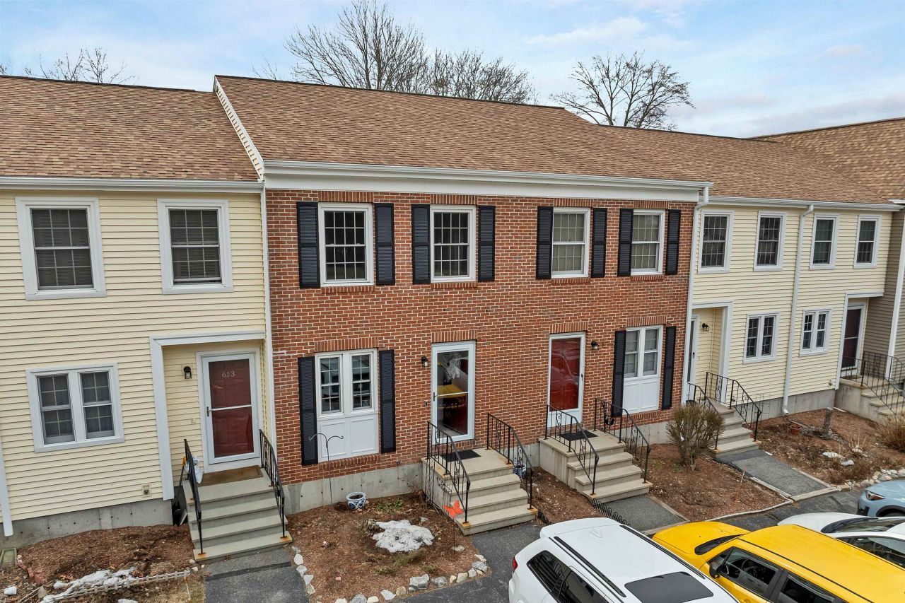 614 Fox Hollow Way, Manchester, NH 03104 Main Photo