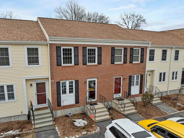 614 Fox Hollow Way, Manchester, NH 03104