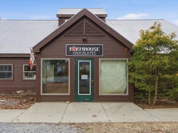 25 Mountain View Street, Bristol, VT 05443