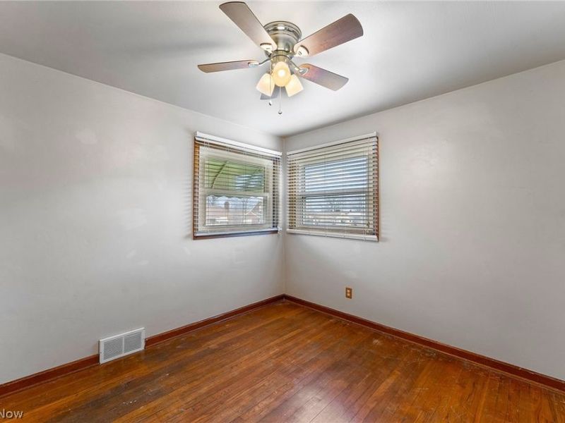 687 Moore Avenue, Campbell, OH 44405 Photo 11