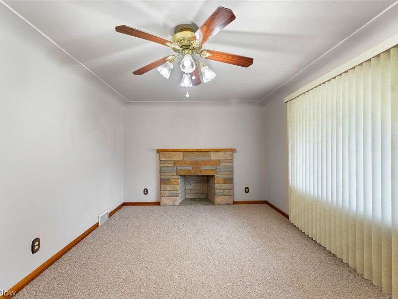 687 Moore Avenue, Campbell, OH 44405 Photo 3