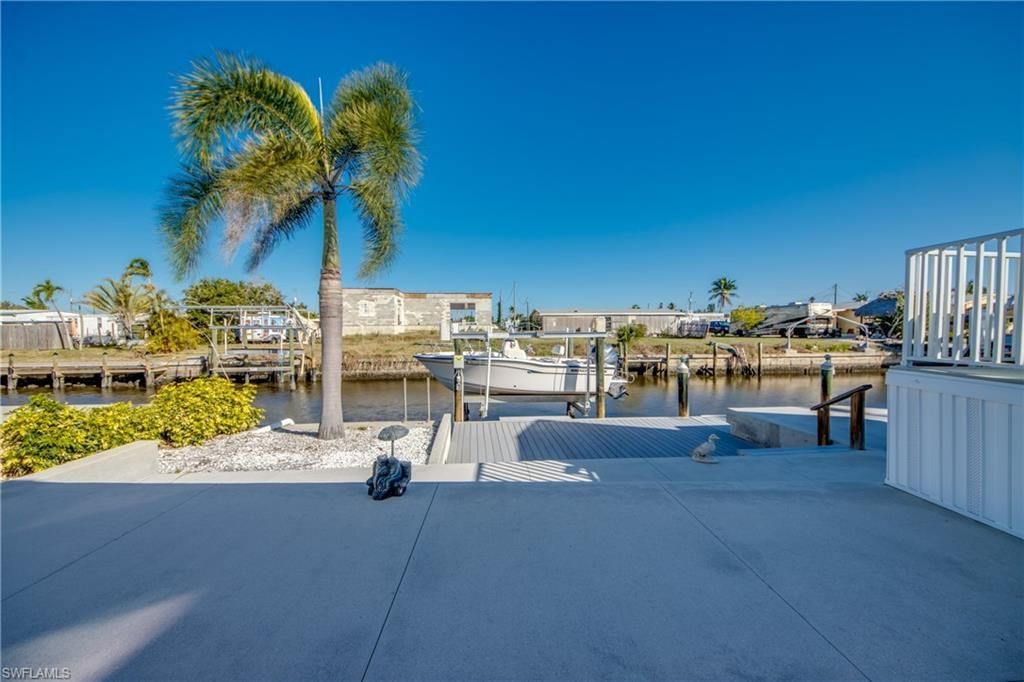 4892 Gulfgate Ln, Saint James City, FL 33956 Photo