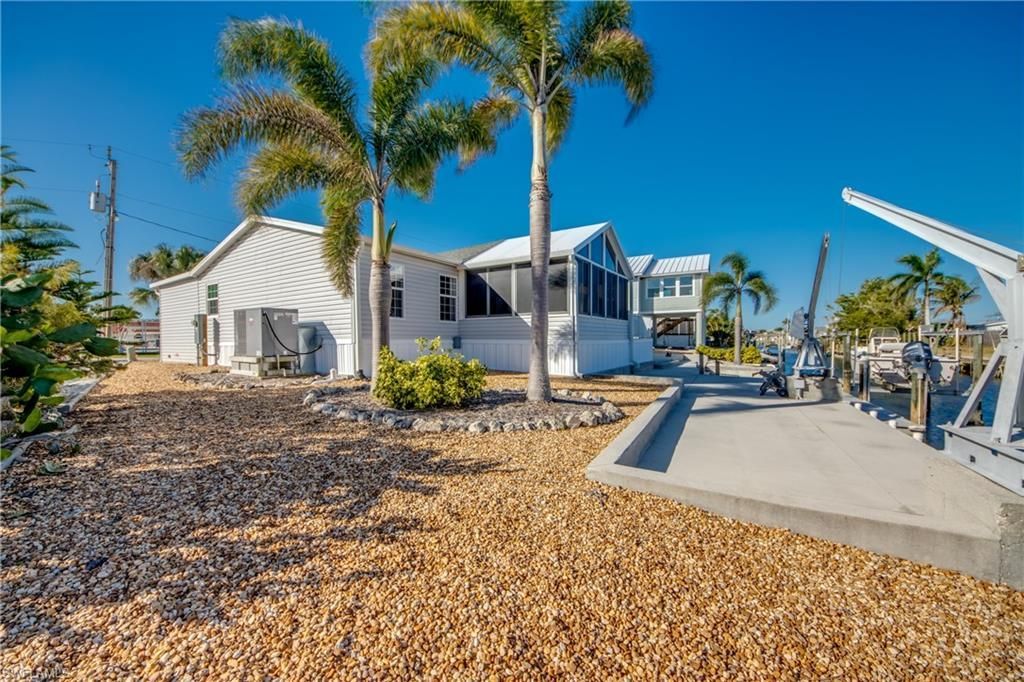 4892 Gulfgate Ln, Saint James City, FL 33956 Photo