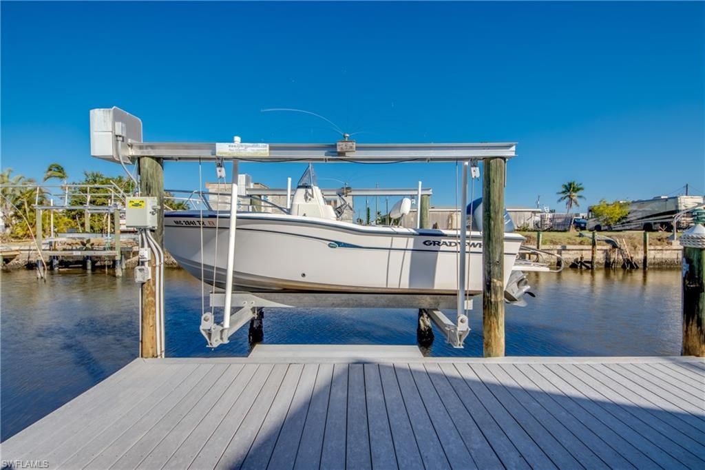 4892 Gulfgate Ln, Saint James City, FL 33956 Photo