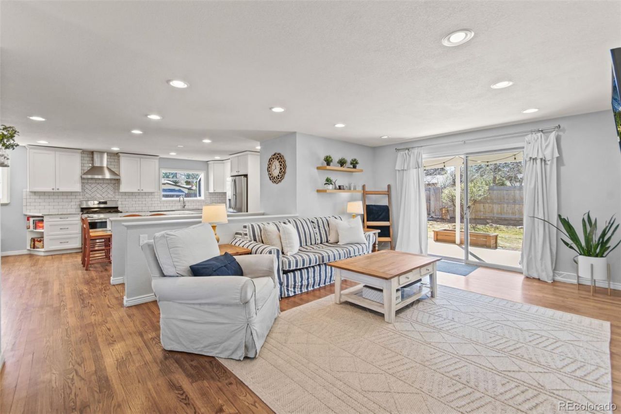 840 E Dogwood Avenue, Centennial, CO 80121 Main Photo