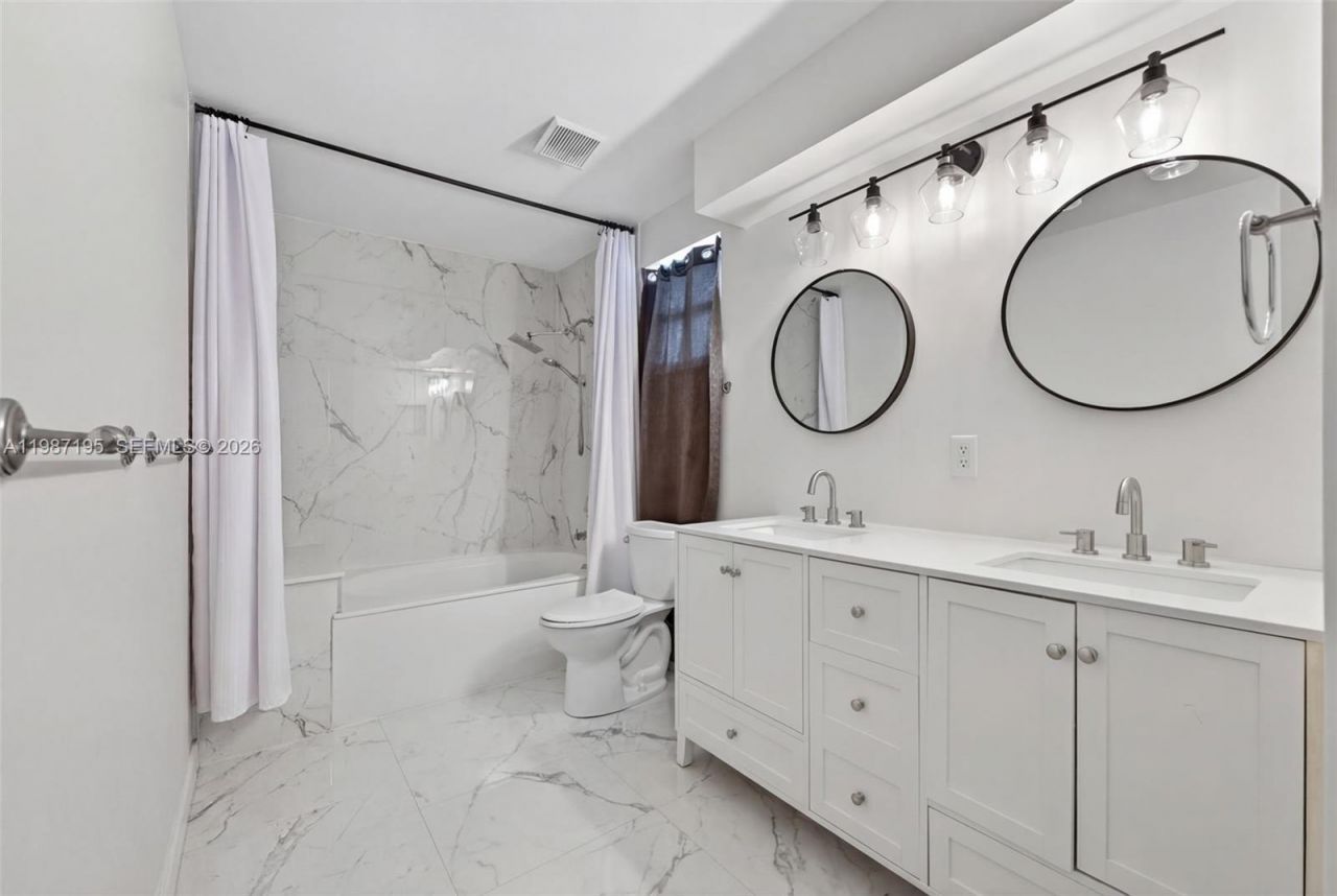 2166 NW 191st Ave, Pembroke Pines, FL 33029 Photo