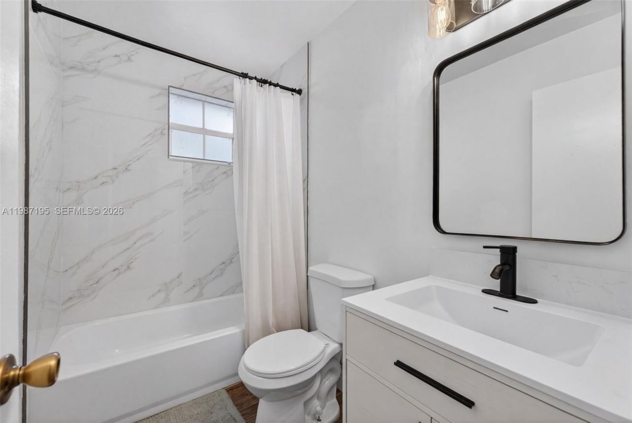 2166 NW 191st Ave, Pembroke Pines, FL 33029 Photo