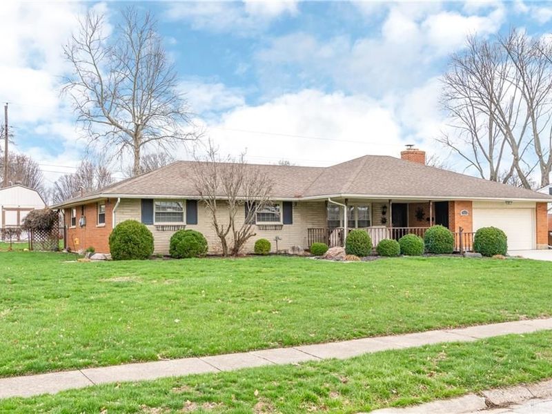 321 Grantham Drive, Englewood, OH 45322 Photo 2