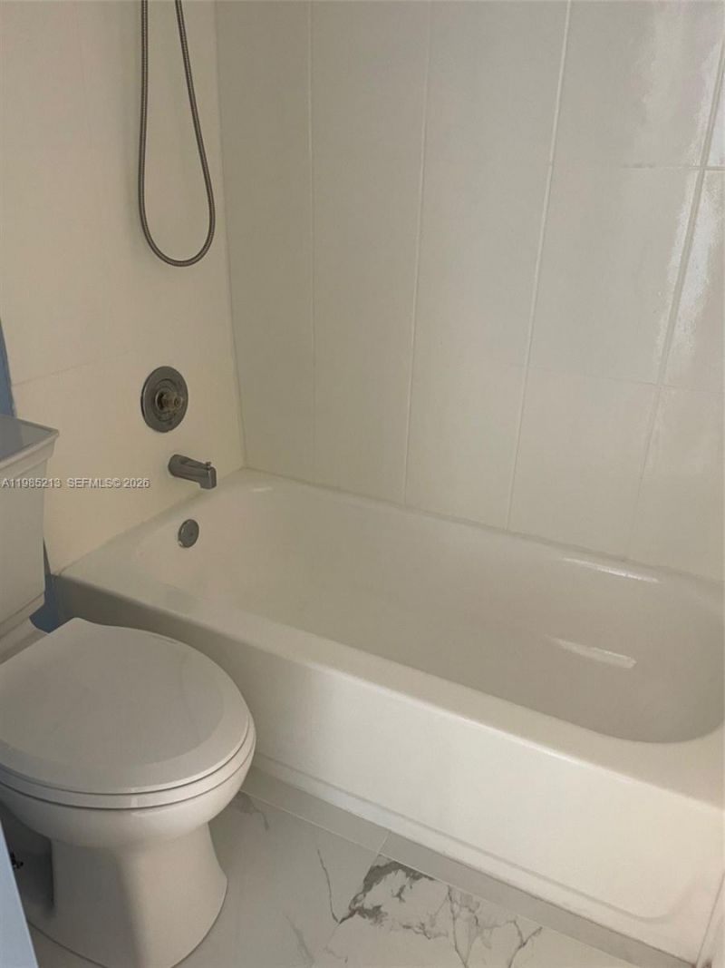 3615 NE 167th St , Unit 301, North Miami Beach, FL 33160 Photo