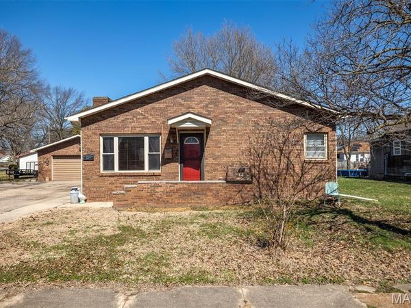 214 W Walnut St , Benld, IL 62009