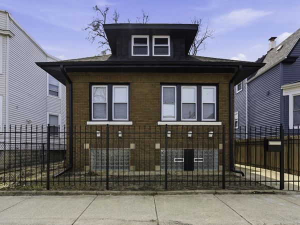 4833 W Potomac Avenue , Chicago, IL 60651